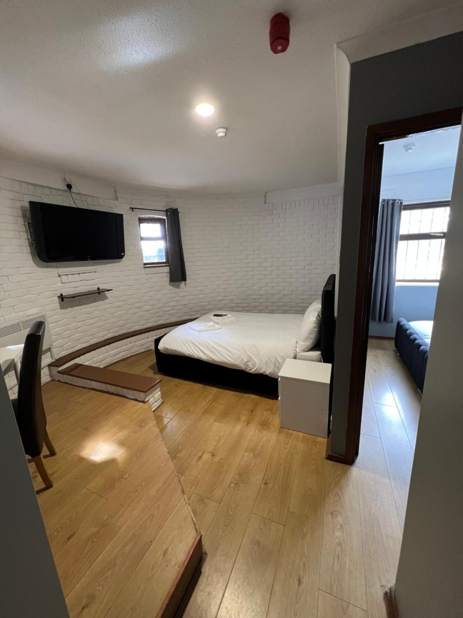 Oyo Stay Inn Express, Cambridge Papworth Everard Экстерьер фото