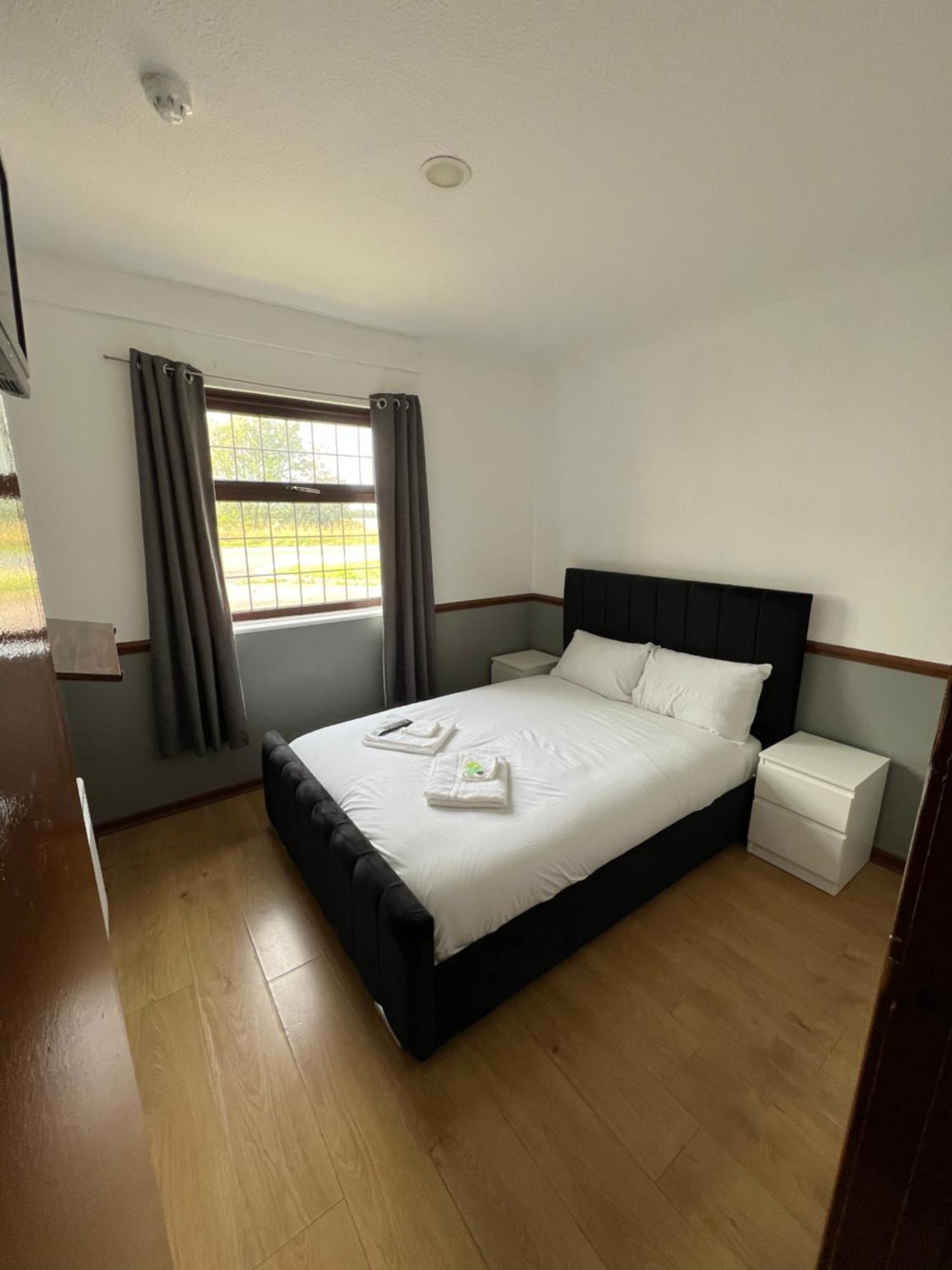 Oyo Stay Inn Express, Cambridge Papworth Everard Экстерьер фото
