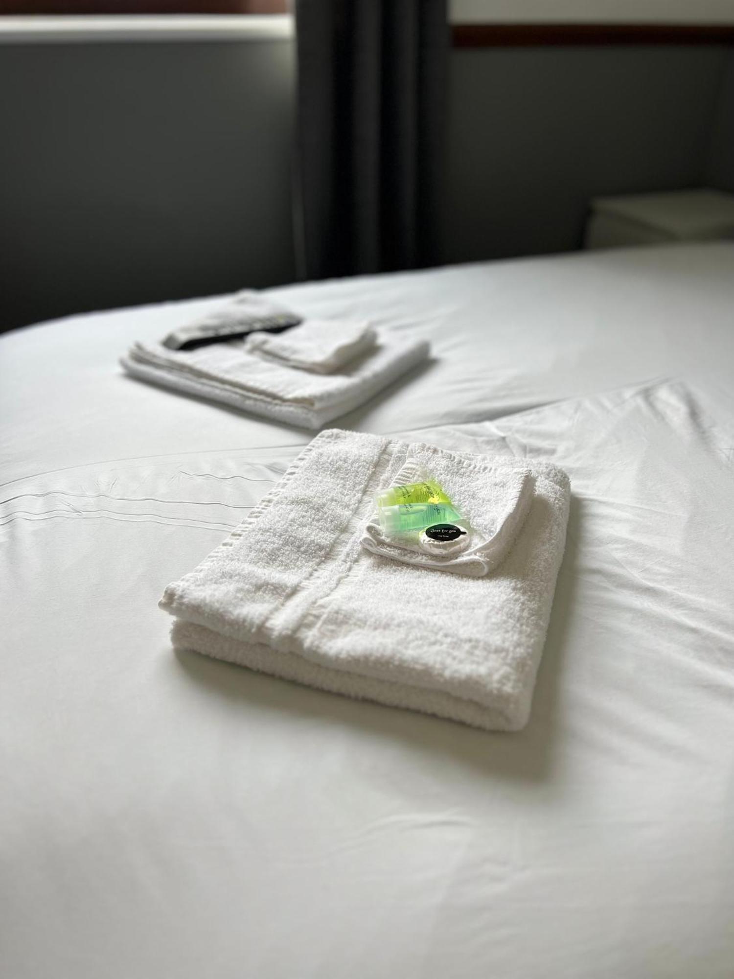 Oyo Stay Inn Express, Cambridge Papworth Everard Экстерьер фото