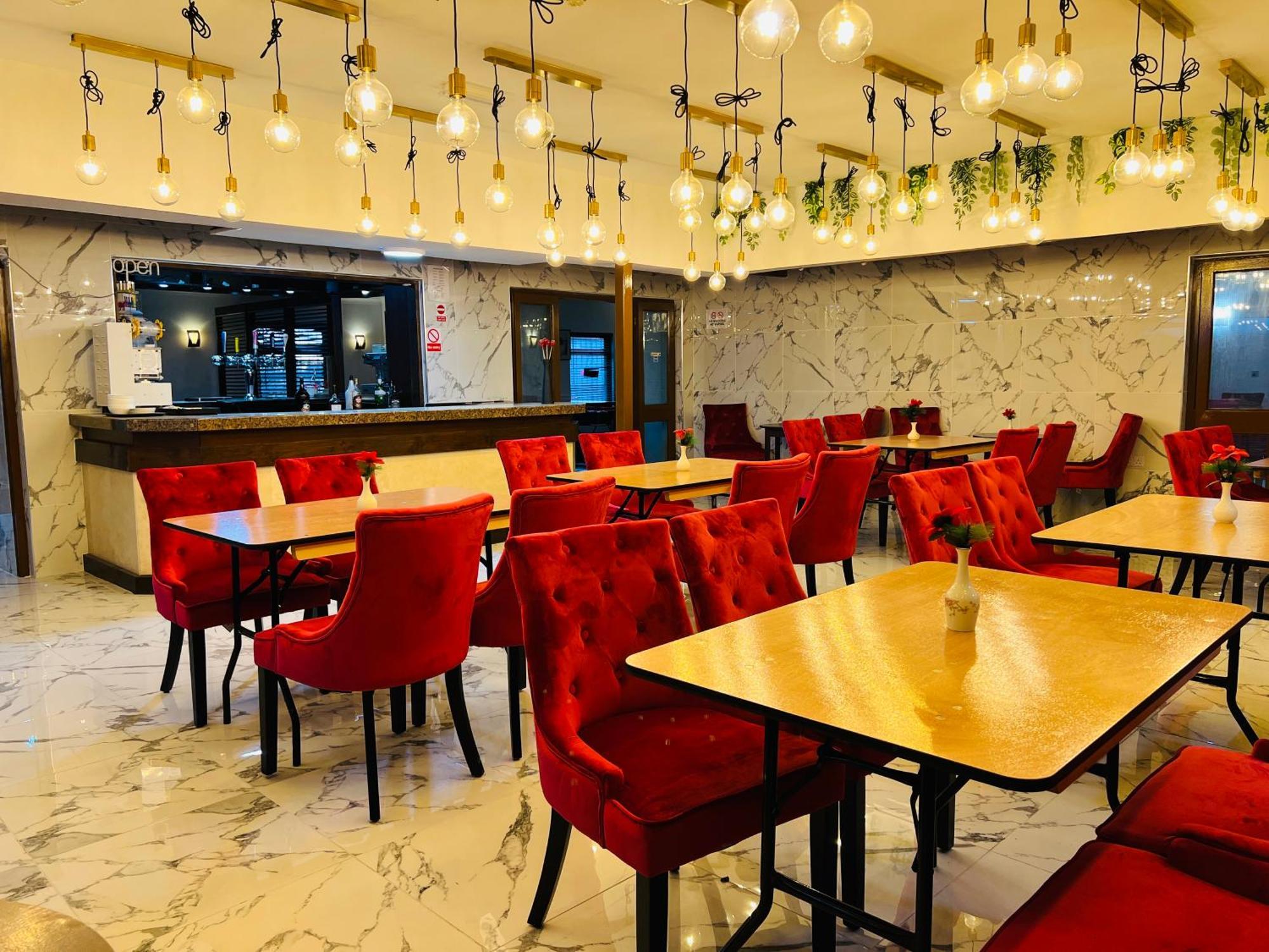 Oyo Stay Inn Express, Cambridge Papworth Everard Экстерьер фото
