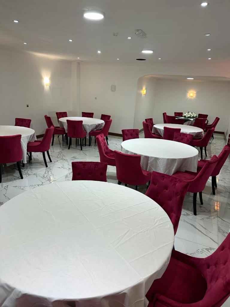 Oyo Stay Inn Express, Cambridge Papworth Everard Экстерьер фото