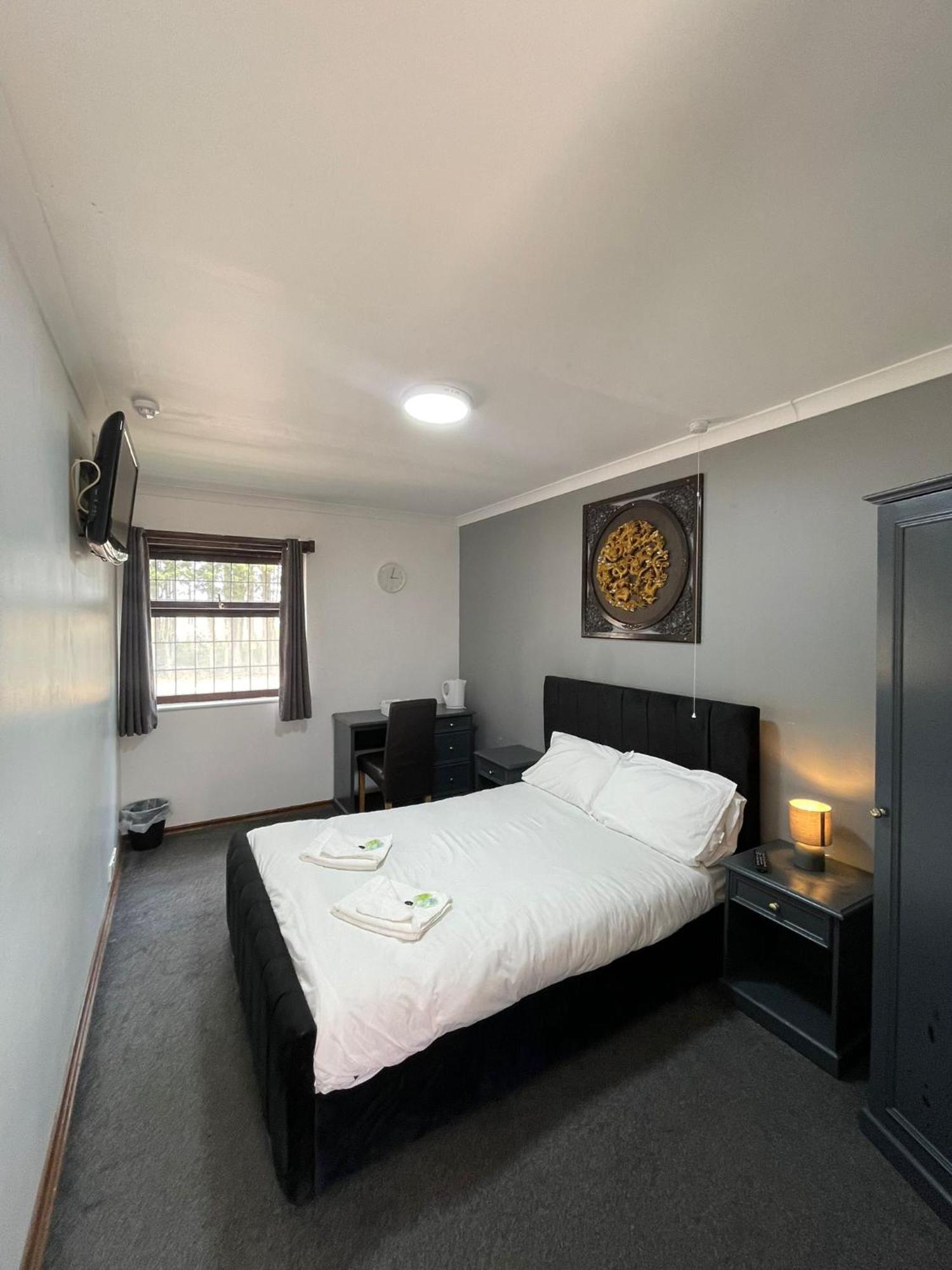 Oyo Stay Inn Express, Cambridge Papworth Everard Экстерьер фото