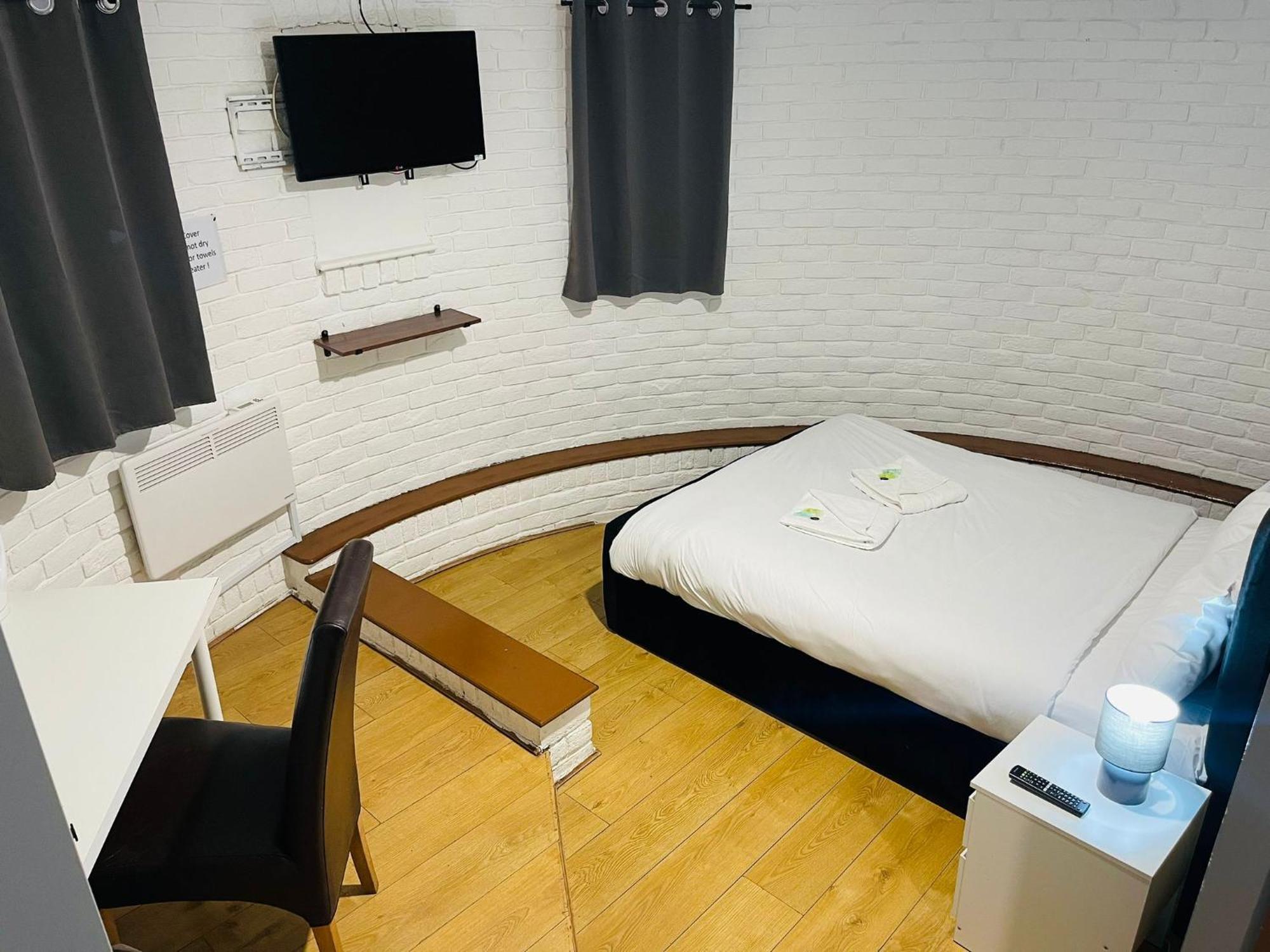 Oyo Stay Inn Express, Cambridge Papworth Everard Экстерьер фото